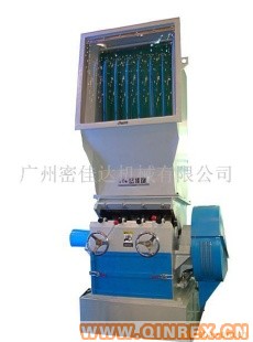 供應(yīng)大型粉碎機(jī)，強(qiáng)力粉碎機(jī)，橡膠破碎機(jī)，橡膠碎料機(jī)